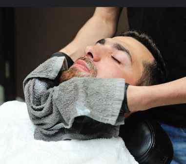 Roye hot towel shave